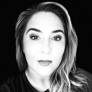 Meet your Posher, Alona